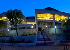 Elephant Hills Resort - Victoria Falls - Rakennus