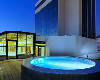 阿巴格拉納達酒店 - 格拉納達 - 格拉納達 - 游泳池