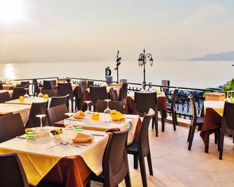 La Vista Postcard Hotel - Lazise - Restaurant