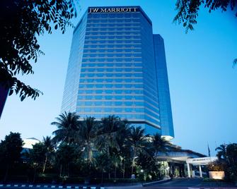 JW Marriott Hotel Surabaya - Surabaya - Building