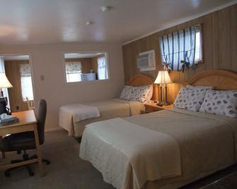 Hills Motor Court & Marina - Alexandria Bay - Bedroom