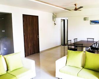 Aashiyana Inn - Nashik - Living room