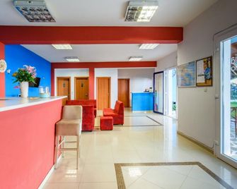 Asterias Hotel - סרטי - שירותי מקום האירוח