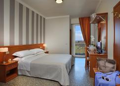 Hotel Piero Della Francesca - Urbino - Makuuhuone