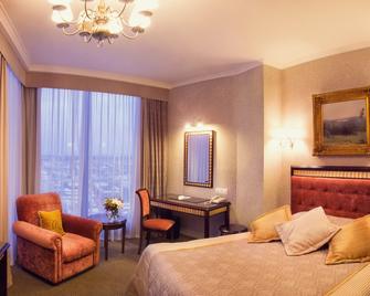 Visotsky Hotel - Yekaterinburg - Bedroom