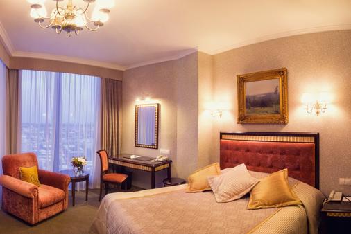 Visotsky Hotel - Yekaterinburg - Bedroom