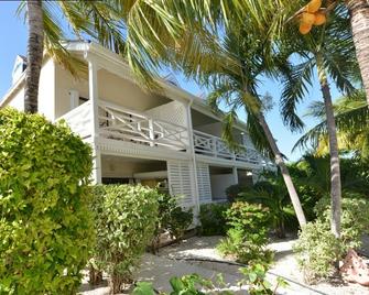 Caribbean Paradise Inn - Providenciales - Budova