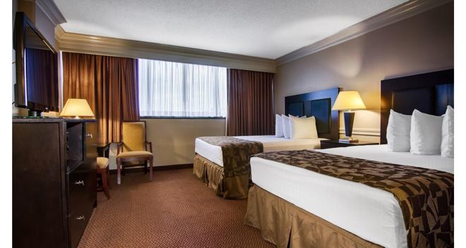 Comfort Inn And Suites At Copeland Tower Ab 83 1 9 9