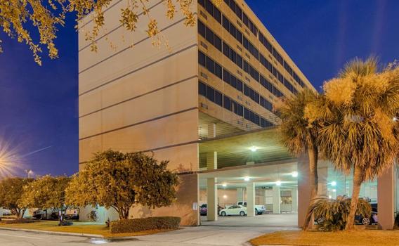 Comfort Inn And Suites At Copeland Tower 91 2 1 9 Metairie