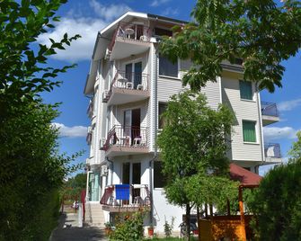 Hotel Morski Dar and Free parking - Kranevo - Clădire