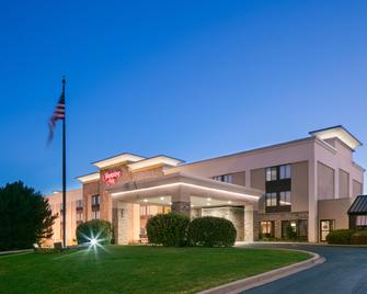Hampton Inn Iowa City/Coralville - Coralville - Rakennus