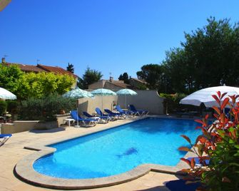 Le Mas de l'Amandier - Saint-Saturnin-lès-Avignon - Piscina