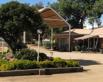 Lucky Strike Motel - Peak Hill - Building