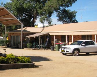 Lucky Strike Motel - Peak Hill - Building