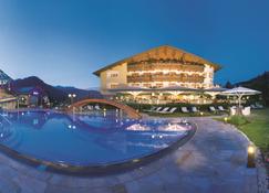 Verwöhnhotel Berghof - Sankt Johann im Pongau - Bâtiment