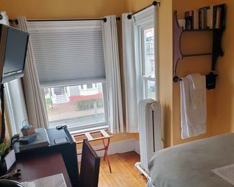 The Morrison House Bed and Breakfast - Somerville - Bedroom