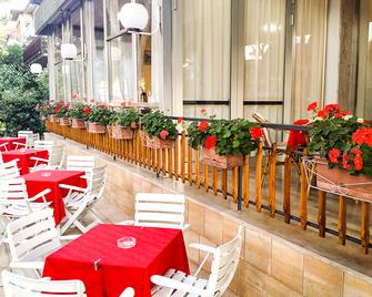 Hotel Villa Alberta B&b - Cesenatico - Patio