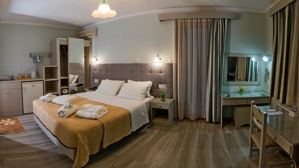 Aklidi Hotel - مايتيلين - غرفة نوم