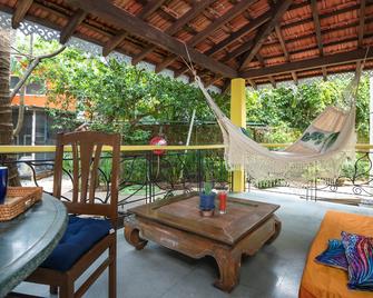 Sashas Holiday Village - Vagator - Patio