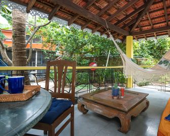 Sashas Holiday Village - Vagator - Innenhof