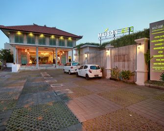 Maison At C Boutique Hotel And Spa Seminyak - Kuta - Building