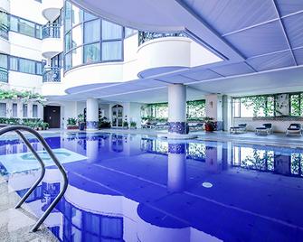 Makati Palace Hotel - Manila - Pool