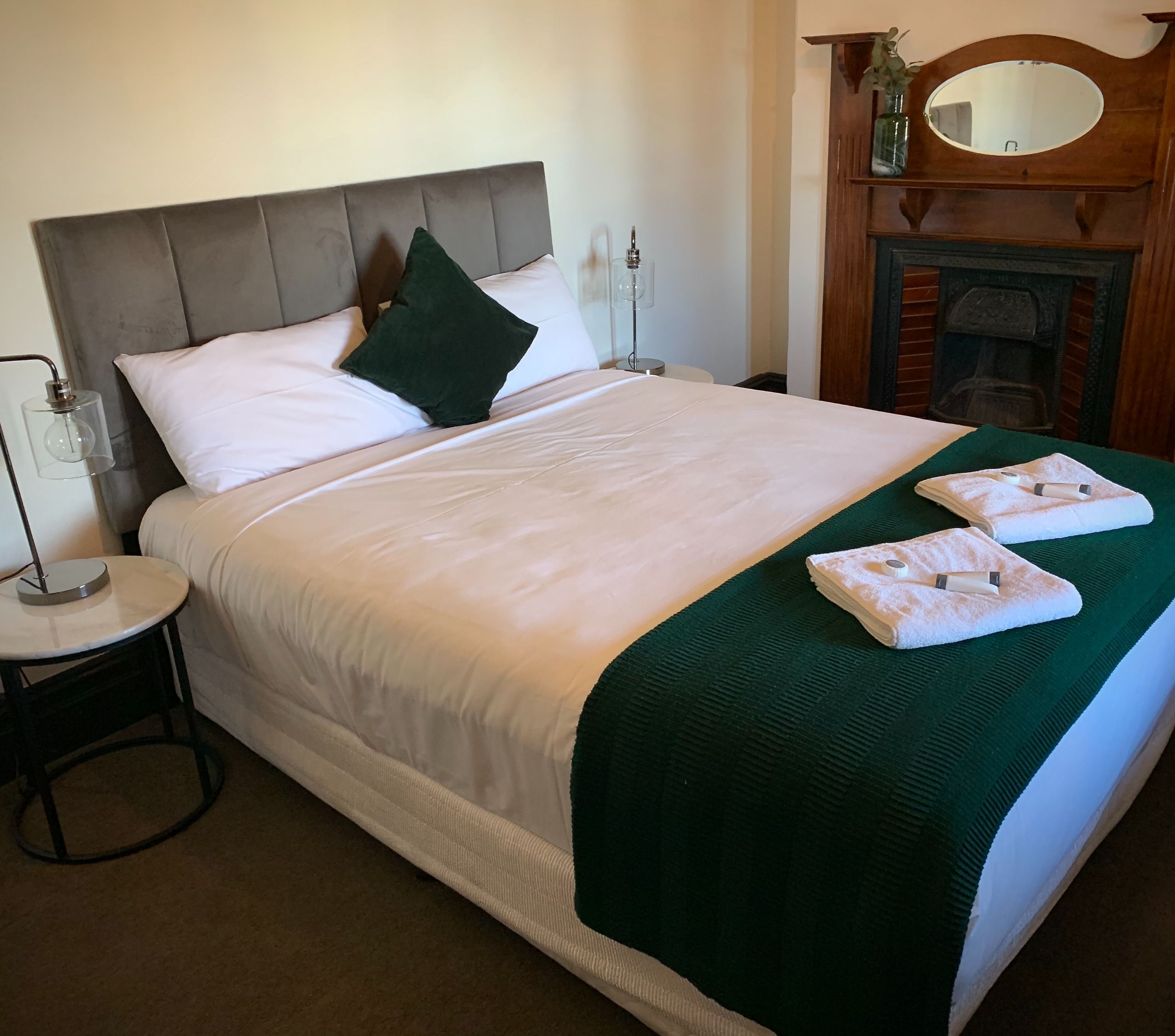 The Belmore Hotel - Scone - Bedroom