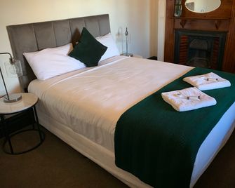 The Belmore Hotel - Scone - Bedroom