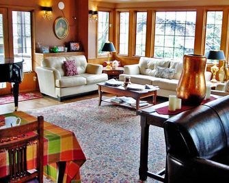 سيسيل باكون مانور - سياتل - غرفة معيشة