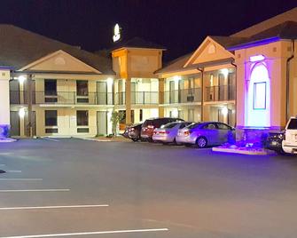 Baymont by Wyndham Clarksville - Clarksville - Rakennus