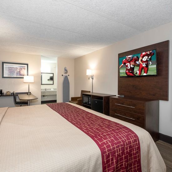 Bedroom view of Red Roof Inn Fredericksburg North