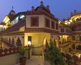 Umaid Bhawan - A Heritage Style Boutique Hotel - Jaipur - Building