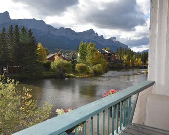 ذا دريك إن - كانمور - شرفة