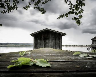 Berg Blick Jugendherberge mit Privatzimmer - Kochel am See - Vista del exterior