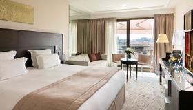 Hôtel Barrière Le Gray d'Albion - Cannes - Schlafzimmer