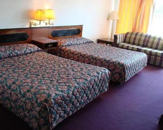 Gray Plaza Motel - Benton - Bedroom