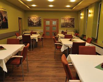 Hostel Suchy Bór - Chrząstowice - Dining room