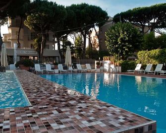Hotel Miramare - Cervia - Zwembad