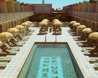 Hotel Lucine - Galveston - Pool