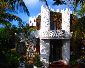 Castillo Galapagos - Puerto Ayora - Hotel entrance