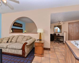 Economy Inn Ardmore - 阿德莫爾 - 客廳