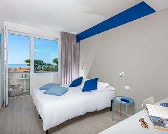 Amarina Hotel - Marina Di Pietrasanta - Bedroom