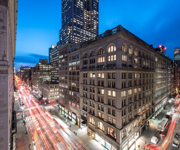 يو هوتل فيفث أفينيو