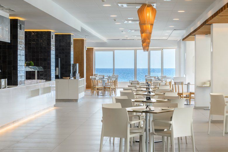 Hotel Vibra Algarb - איביזה - מסעדה