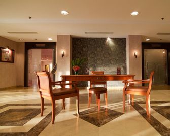 Ledger Hotel - Bissaus - ביסאו - לובי