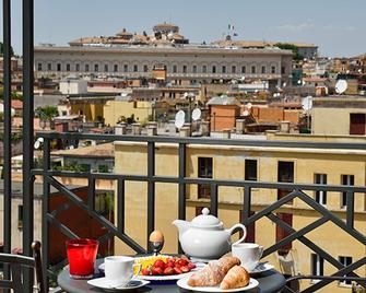Fh55 Grand Hotel Palatino - Rome - Balcony