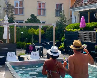 Hotel Dannegården Trelleborg - Trelleborg - Zwembad