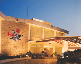The Red Maple - Indore - Bâtiment