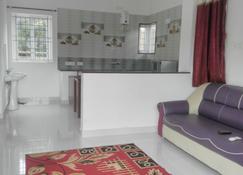 Neo Nirmal Residency - Ooty - Living room