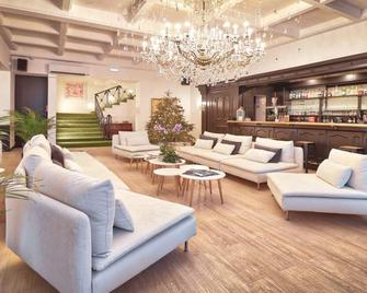 Belfry & Spa by Ligne St Barth - לורד - בר